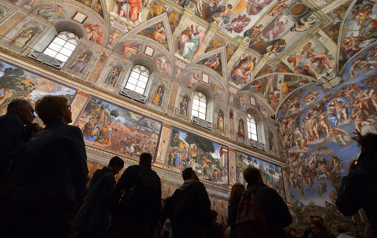 Вибори нового Папи: коли пройде конклав і чому закрили Сікстинську капелу